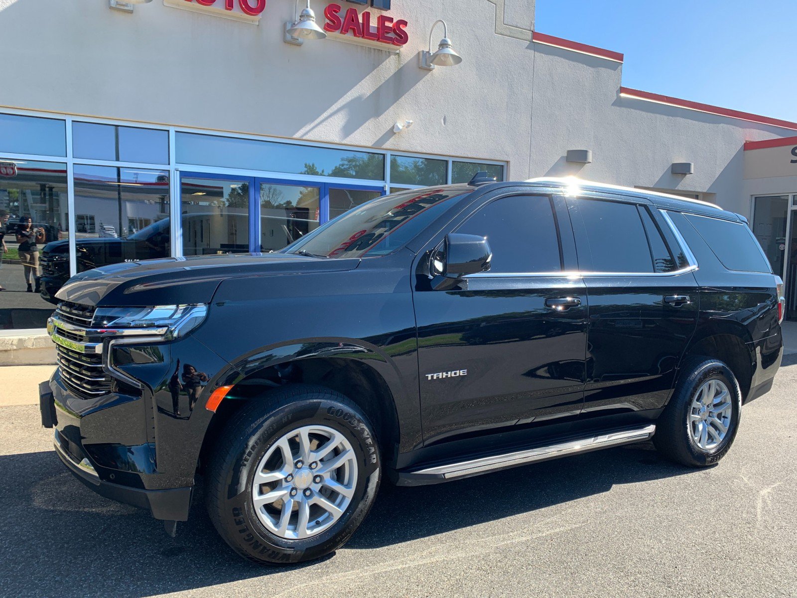Used 2023 Chevrolet Tahoe LT w/ Luxury Package