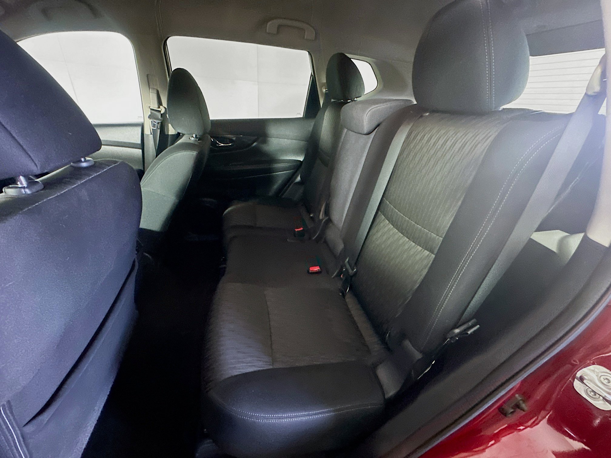 Used 2018 Nissan Rogue SV FWD image 25