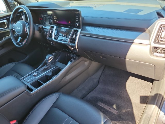 Used 2023 Kia Sorento S FWD image 11