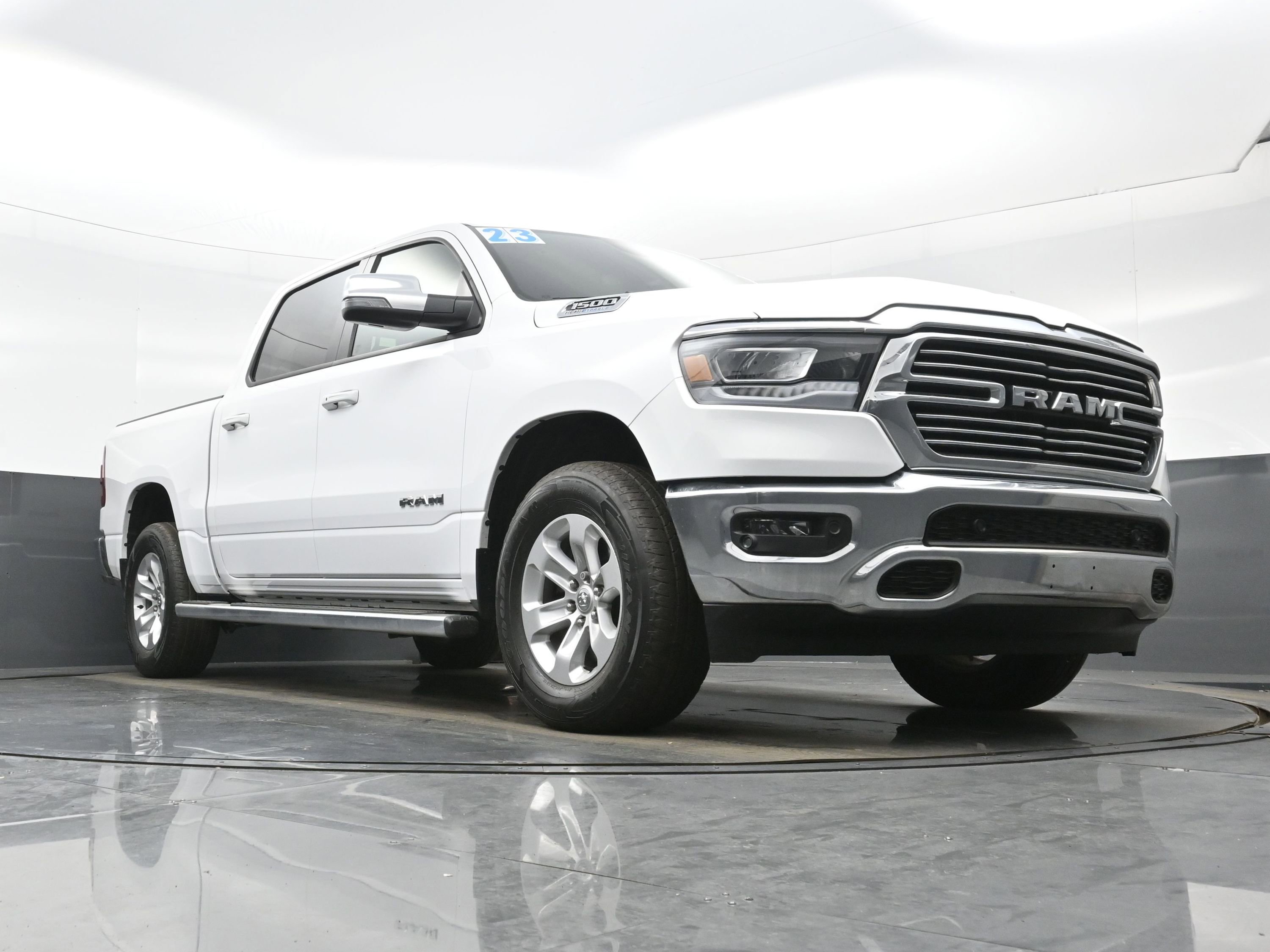 Used 2023 RAM 1500 Laramie AWD/4WD image 32