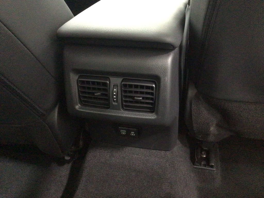 Used 2025 Toyota Camry SE image 24