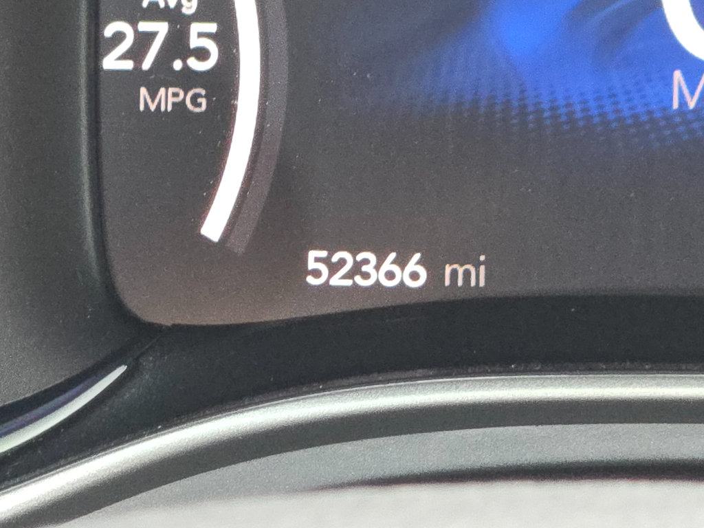 Used 2024 Chrysler Pacifica Limited FWD image 25