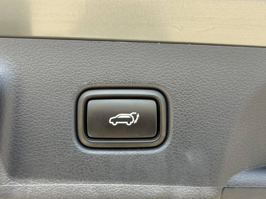 Used 2023 Hyundai Palisade Limited FWD image 14