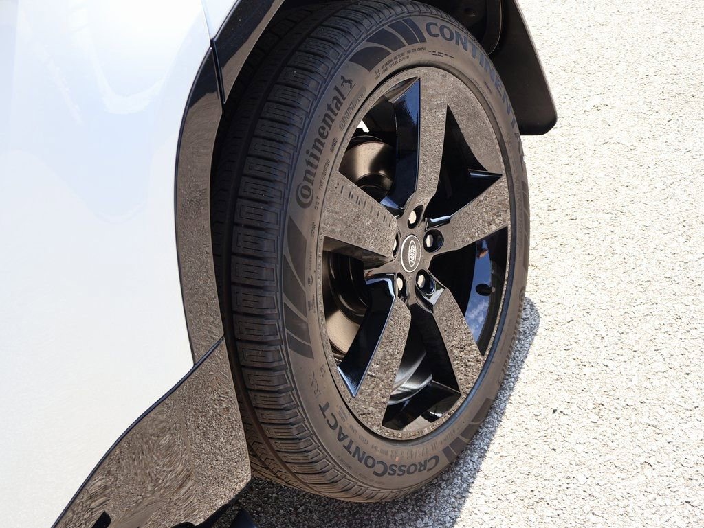 New 2025 Land Rover Defender 130 V8 image 38