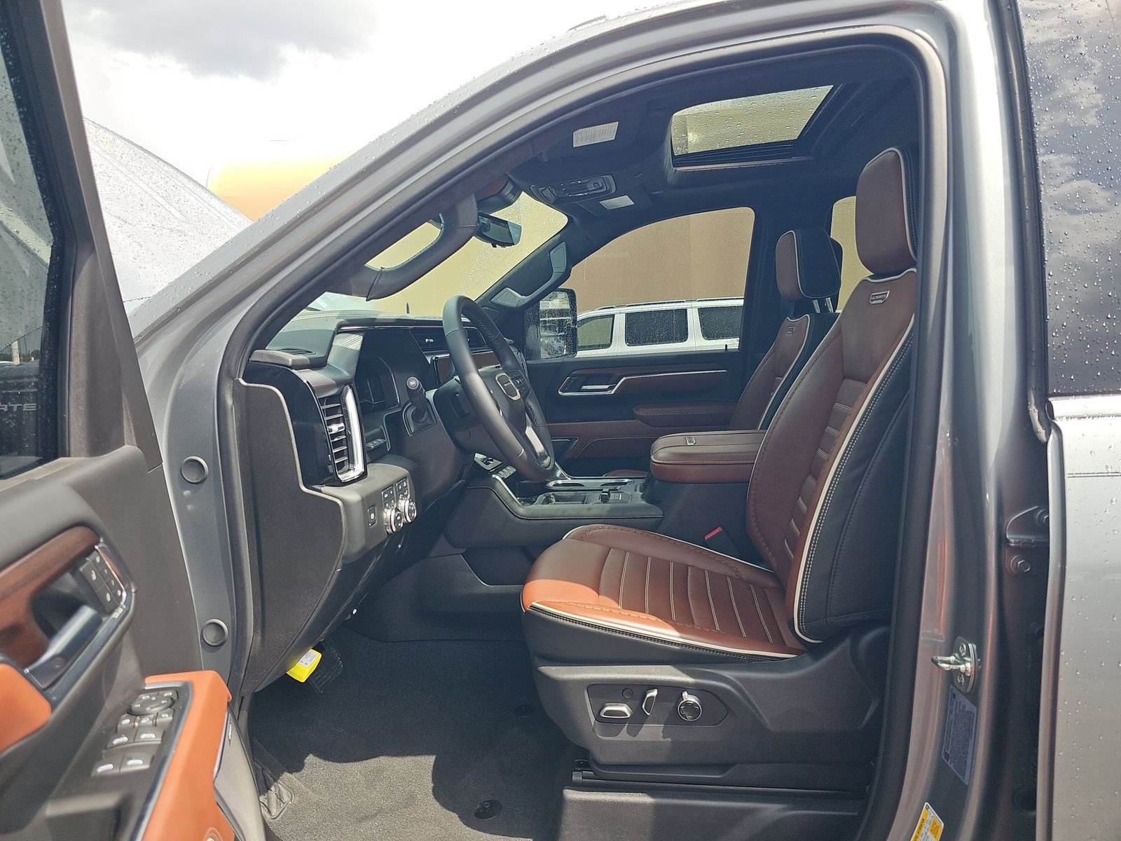 Used 2025 GMC Sierra 2500 Denali Ultimate image 14