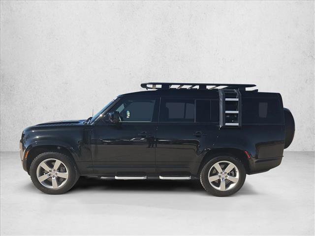 Used 2023 Land Rover Defender 130 X-Dynamic SE image 9