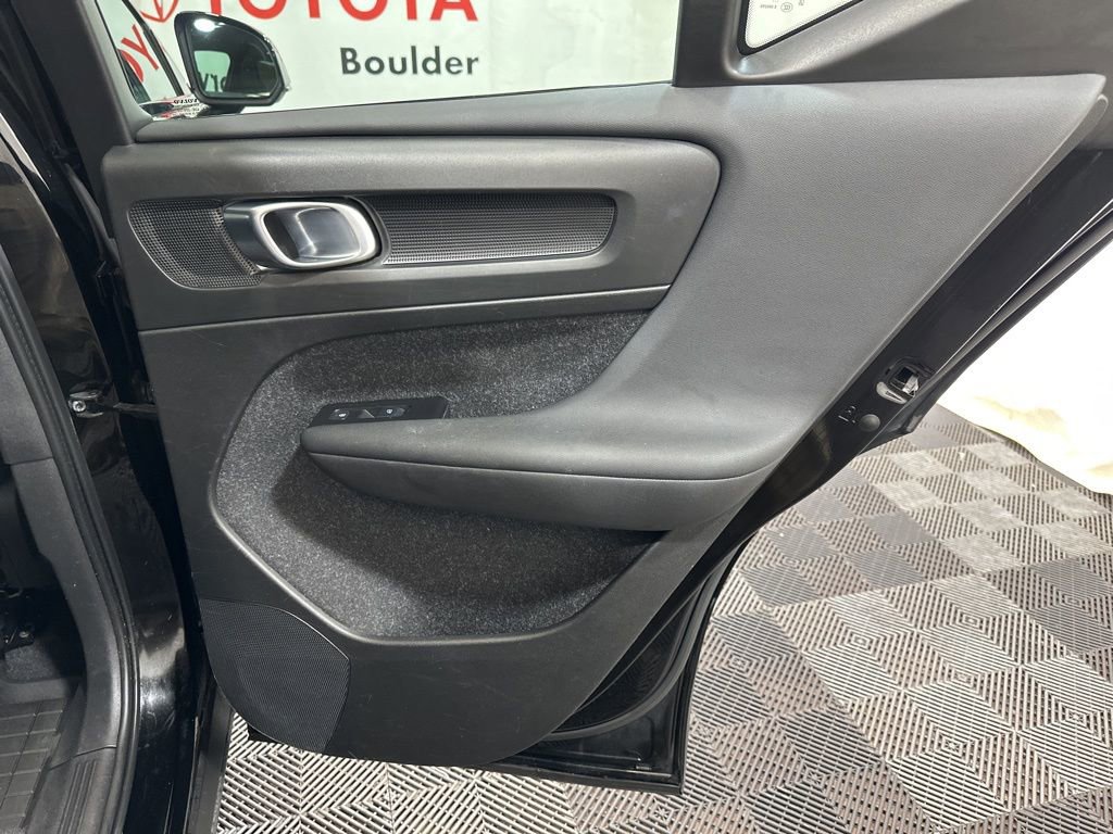 Used 2021 Volvo XC40 P8 Recharge image 14