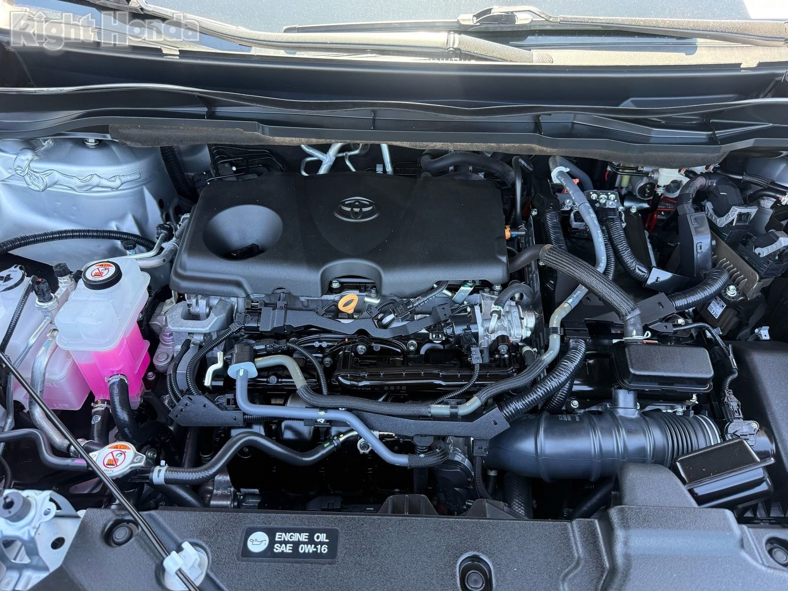 Used 2024 Toyota Sienna XLE FWD image 31