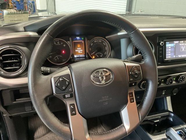 Used 2018 Toyota Tacoma SR5 AWD/4WD image 22