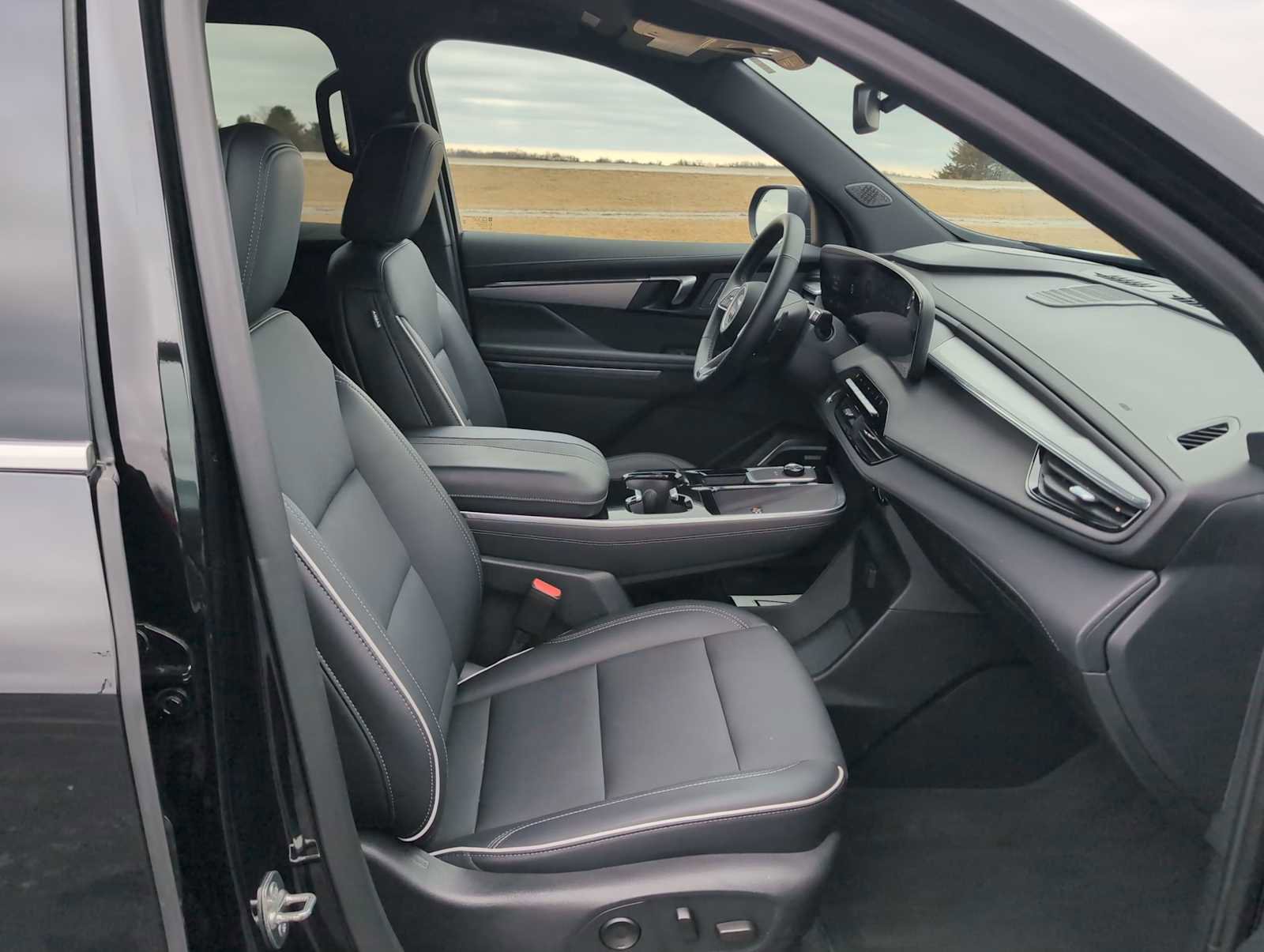 Used 2025 Buick Enclave Preferred image 28