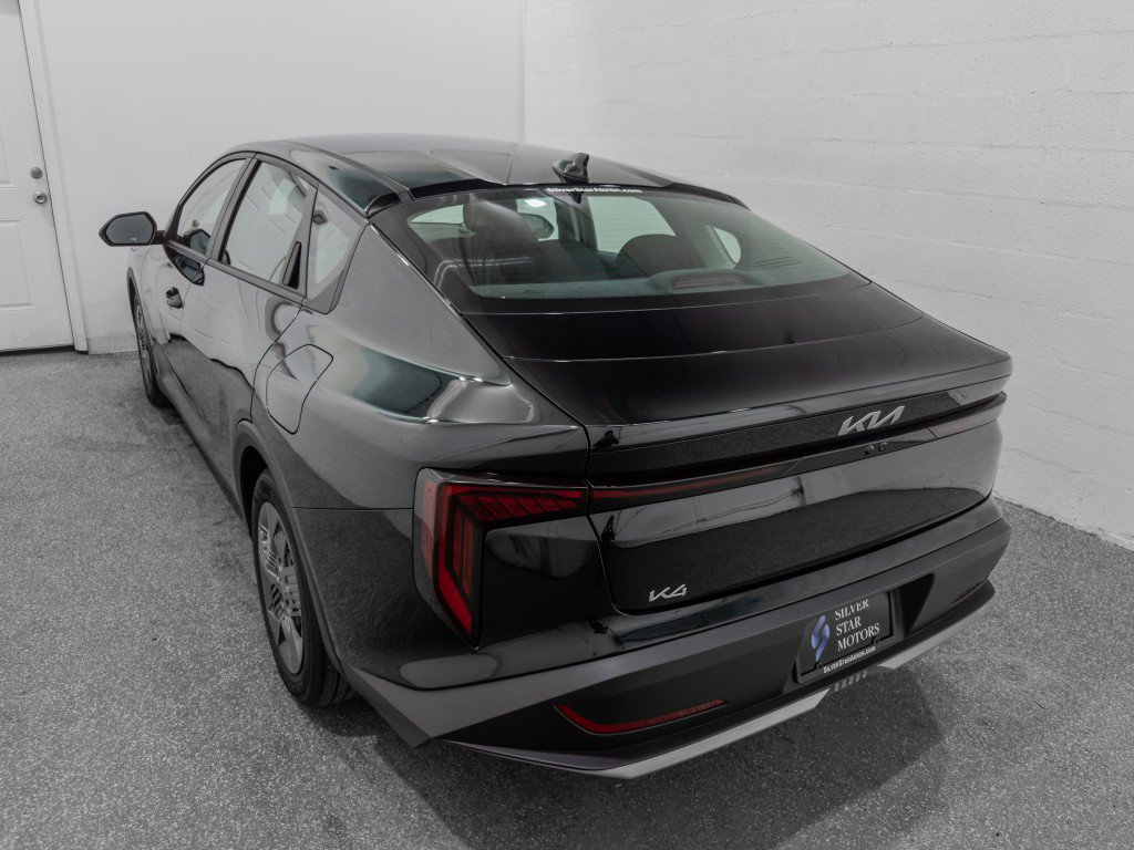 Used 2025 Kia K4 LX image 6