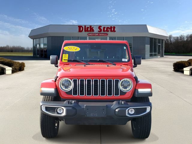 Used 2024 Jeep Wrangler Sahara image 2