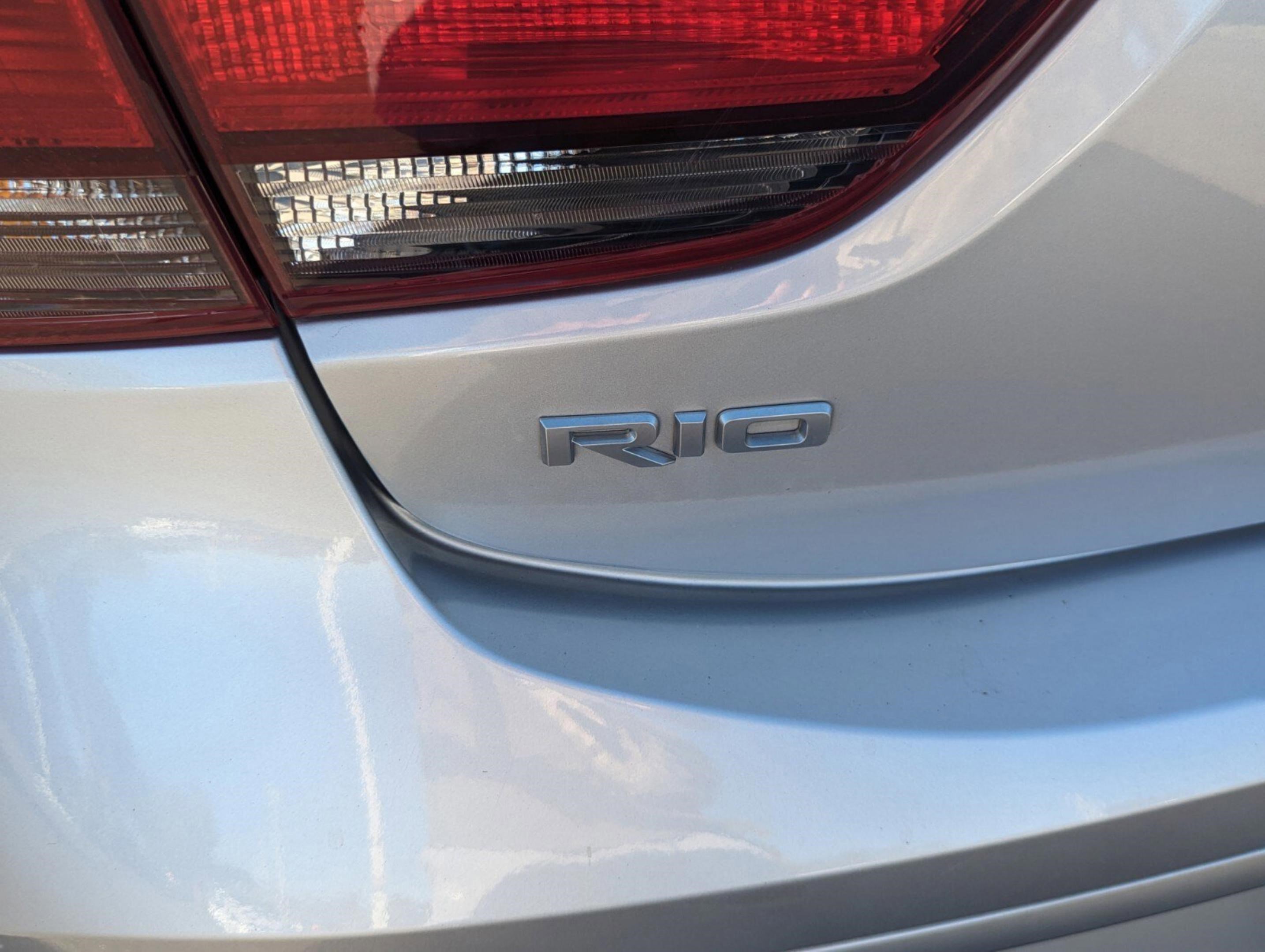 Used 2022 Kia Rio LX image 17