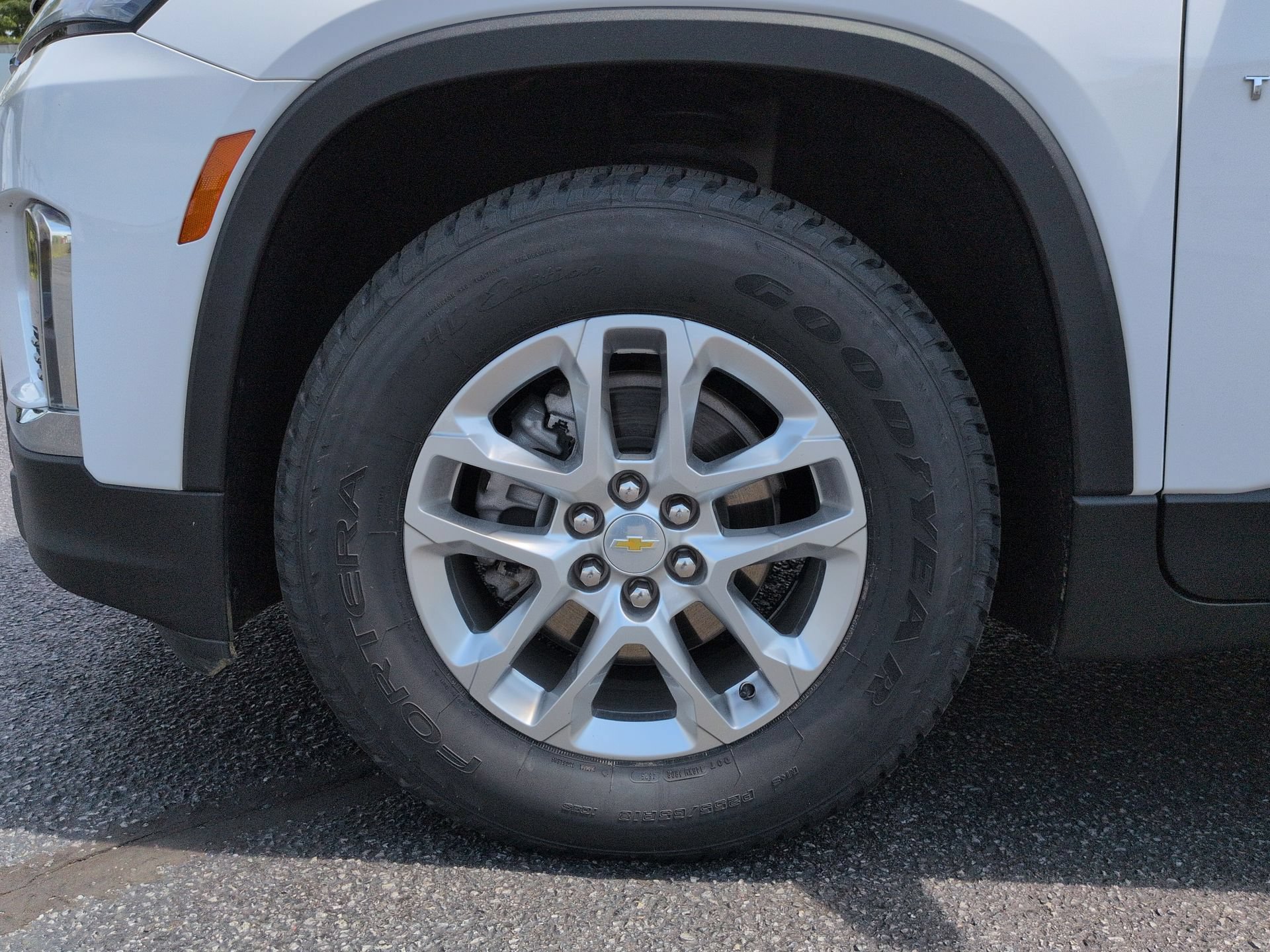 Certified 2022 Chevrolet Traverse LS AWD/4WD image 33