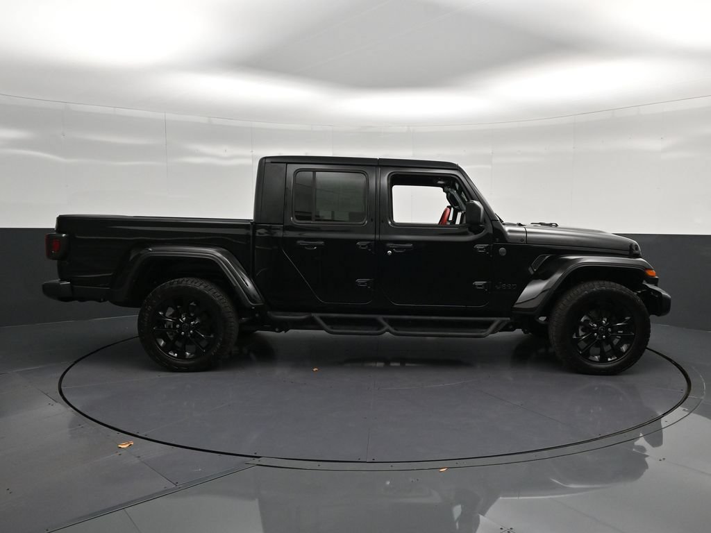 Used 2025 Jeep Gladiator Sport AWD/4WD image 4