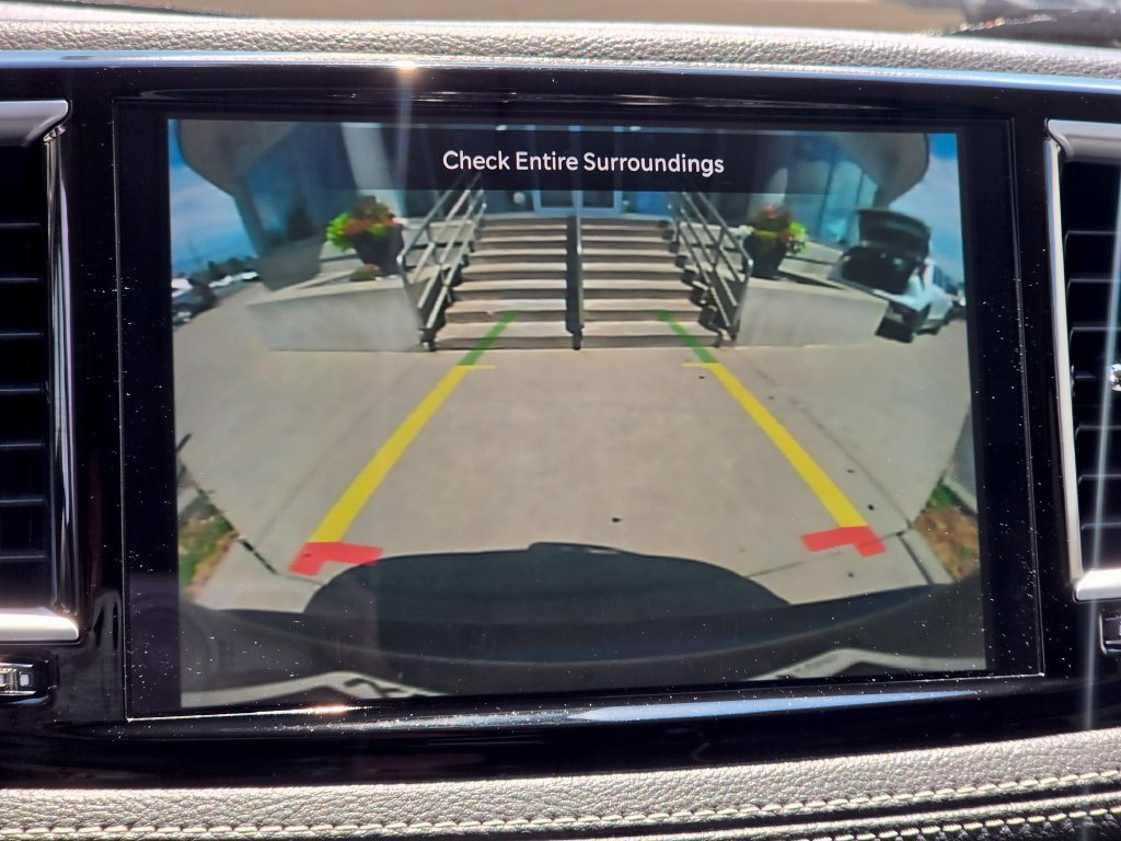 Used 2023 Chrysler Pacifica Limited FWD image 25