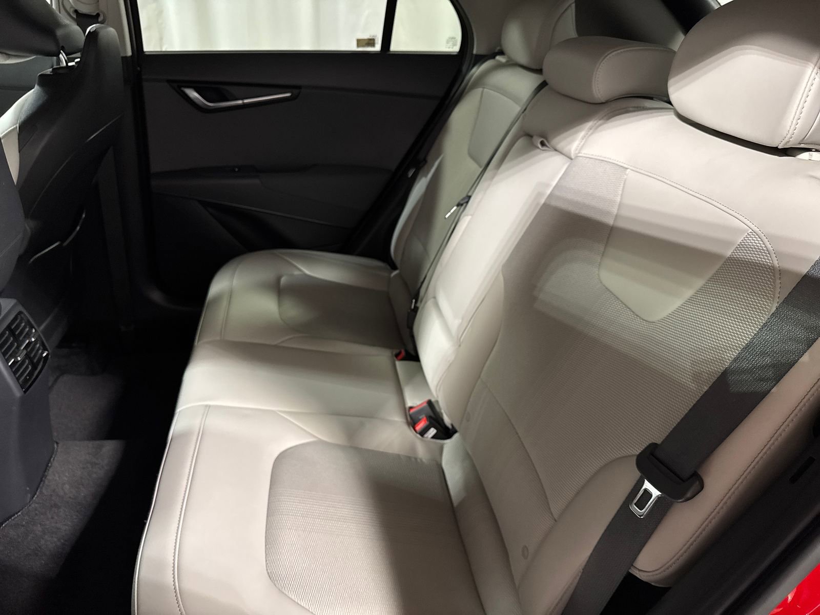 Certified 2023 Kia Niro EX image 30