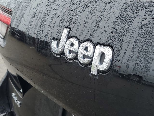 Used 2023 Jeep Grand Cherokee L Limited w/ Trailer Tow Group (B) AWD/4WD image 11