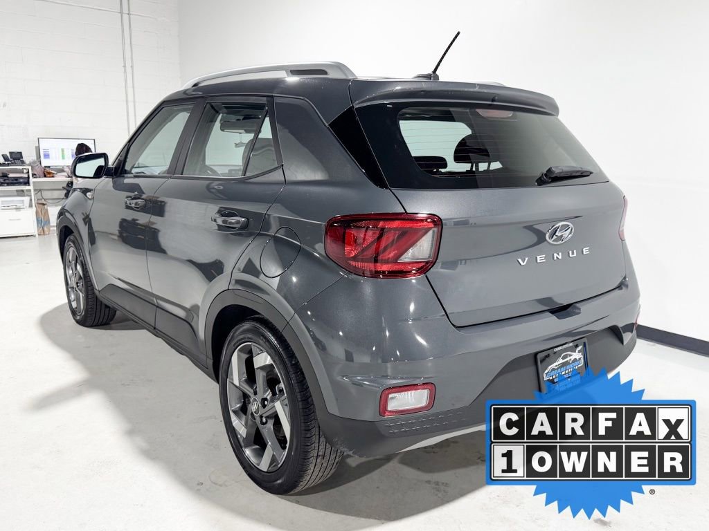 Used 2024 Hyundai Venue SEL image 7