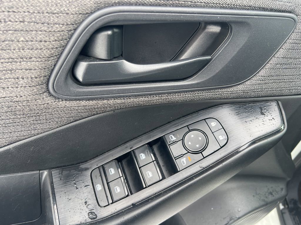 Used 2023 Nissan Rogue S image 9