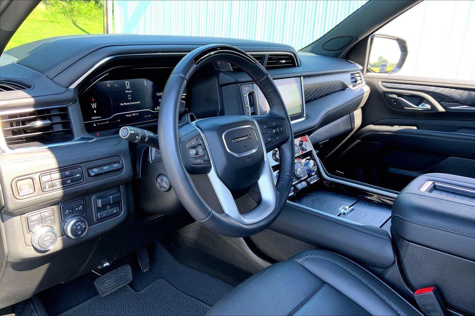 Used 2023 GMC Yukon XL Denali w/ Denali Reserve Package AWD/4WD image 13
