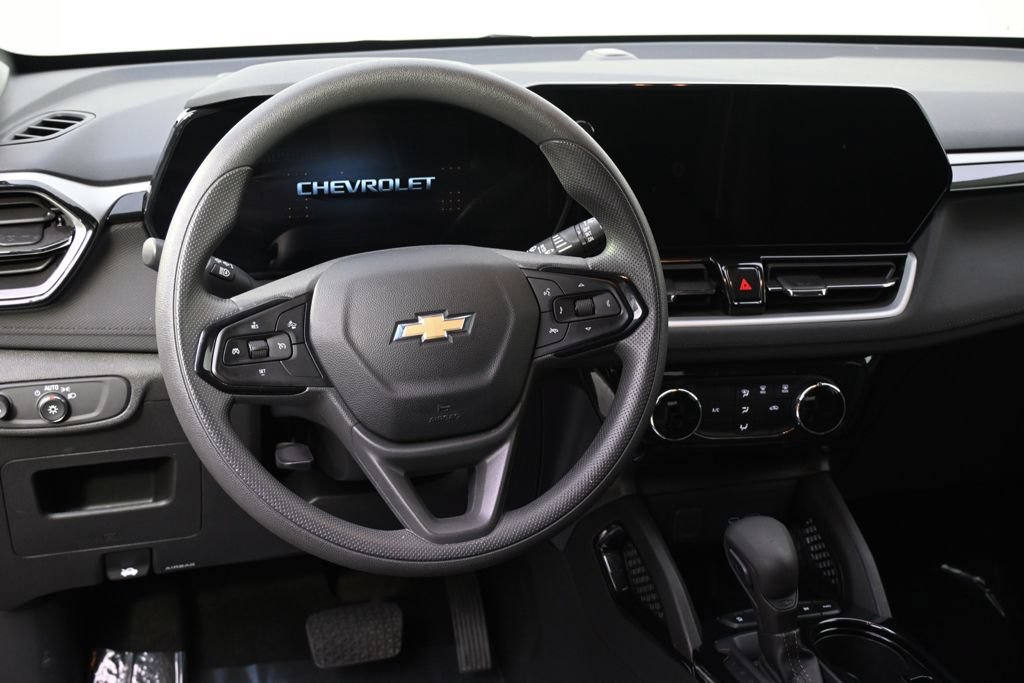 Used 2025 Chevrolet TrailBlazer LT AWD/4WD image 12