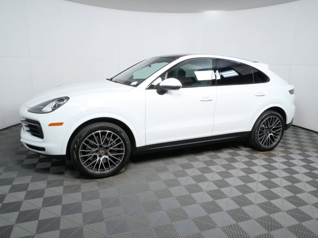 Certified 2023 Porsche Cayenne Coupe image 2