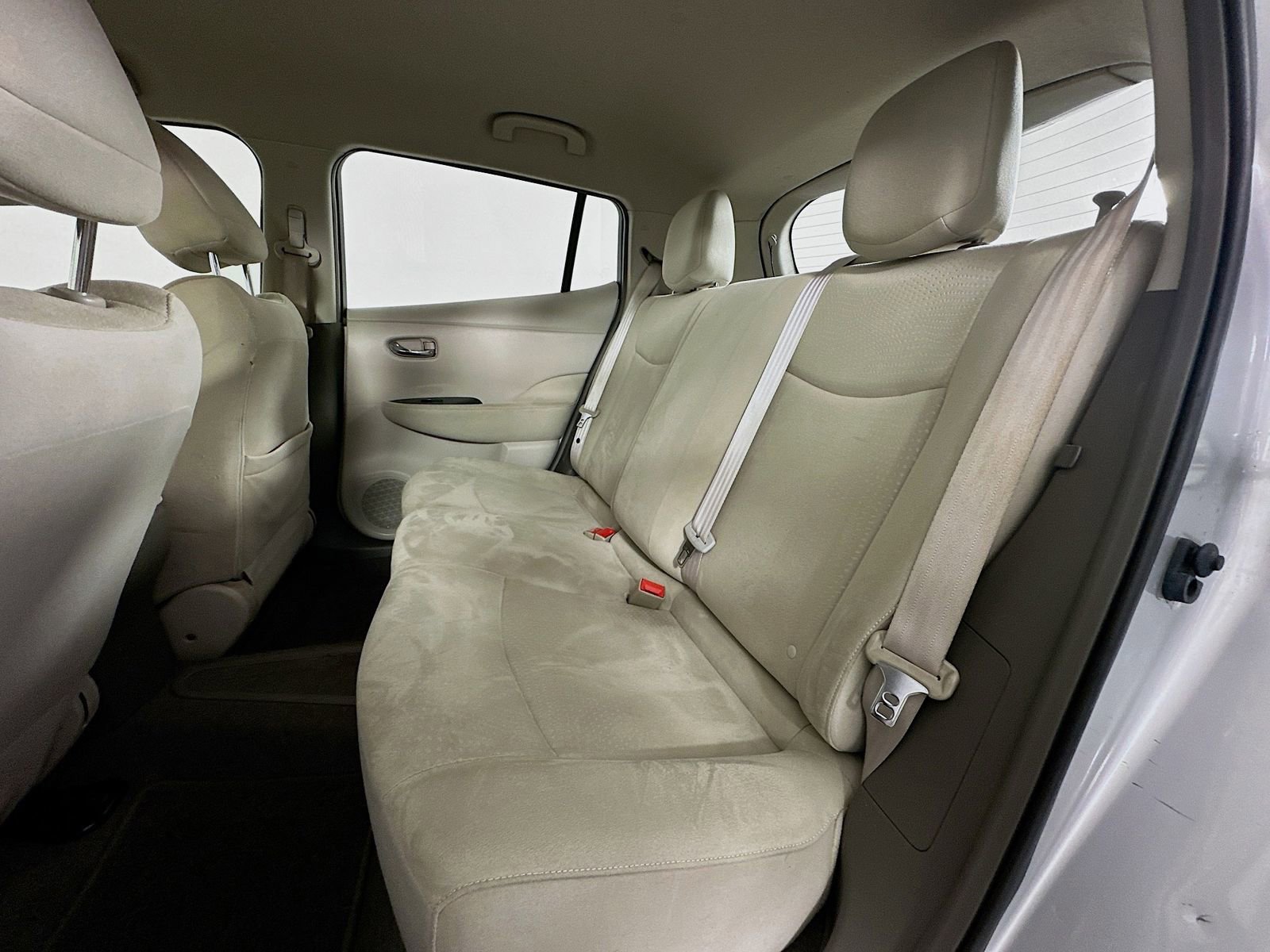 Used 2011 Nissan Leaf SL w/ Eco Design Pkg image 24