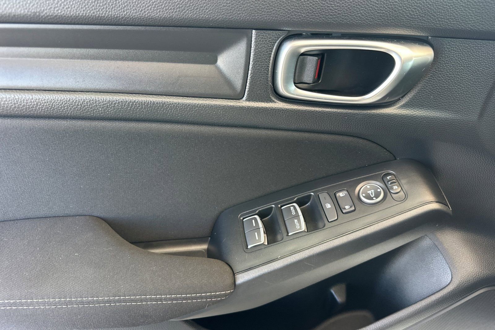 Used 2025 Honda Civic Sport image 11