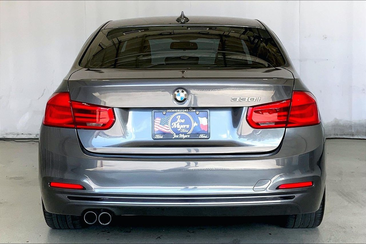 Used 2018 BMW 330i Sedan RWD image 3