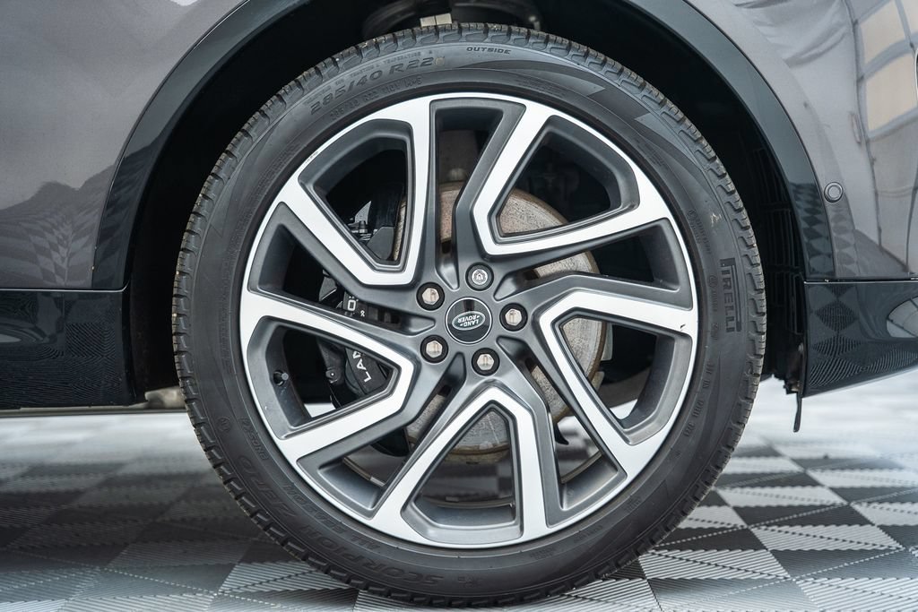 Used 2024 Land Rover Discovery Metropolitan Edition AWD/4WD image 20