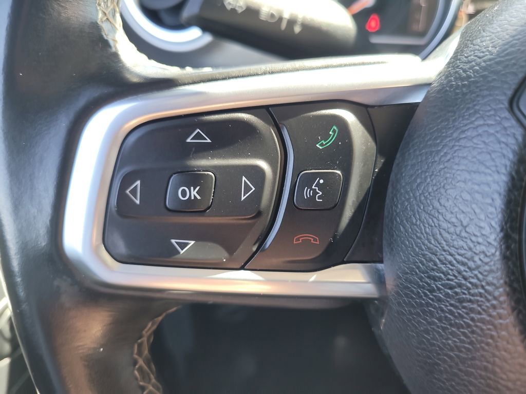 Used 2019 Jeep Wrangler Unlimited Sahara image 29