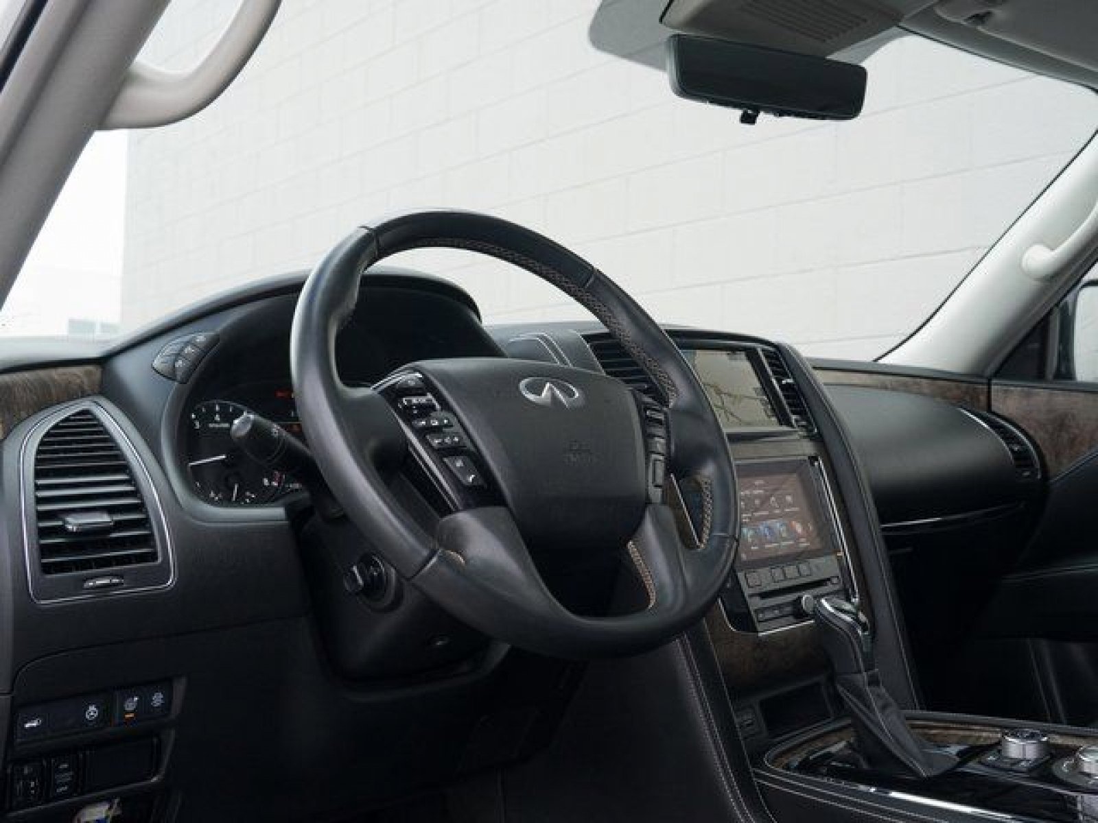 Used 2021 INFINITI QX80 Premium Select w/ All-Season Package image 4