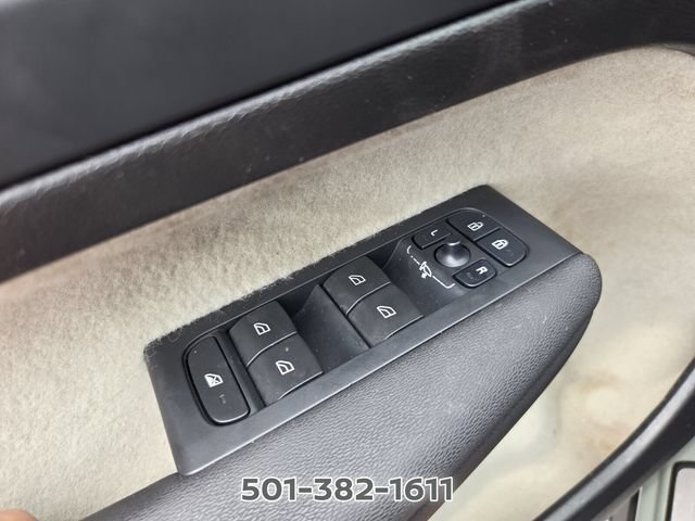 Used 2024 Volvo XC40 B5 Plus AWD/4WD image 30