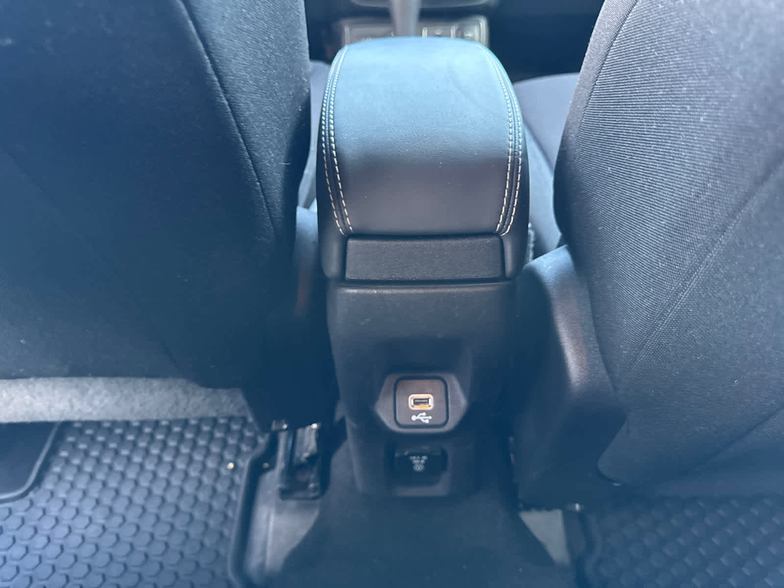 Used 2022 Jeep Renegade Latitude w/ Convenience Group image 32