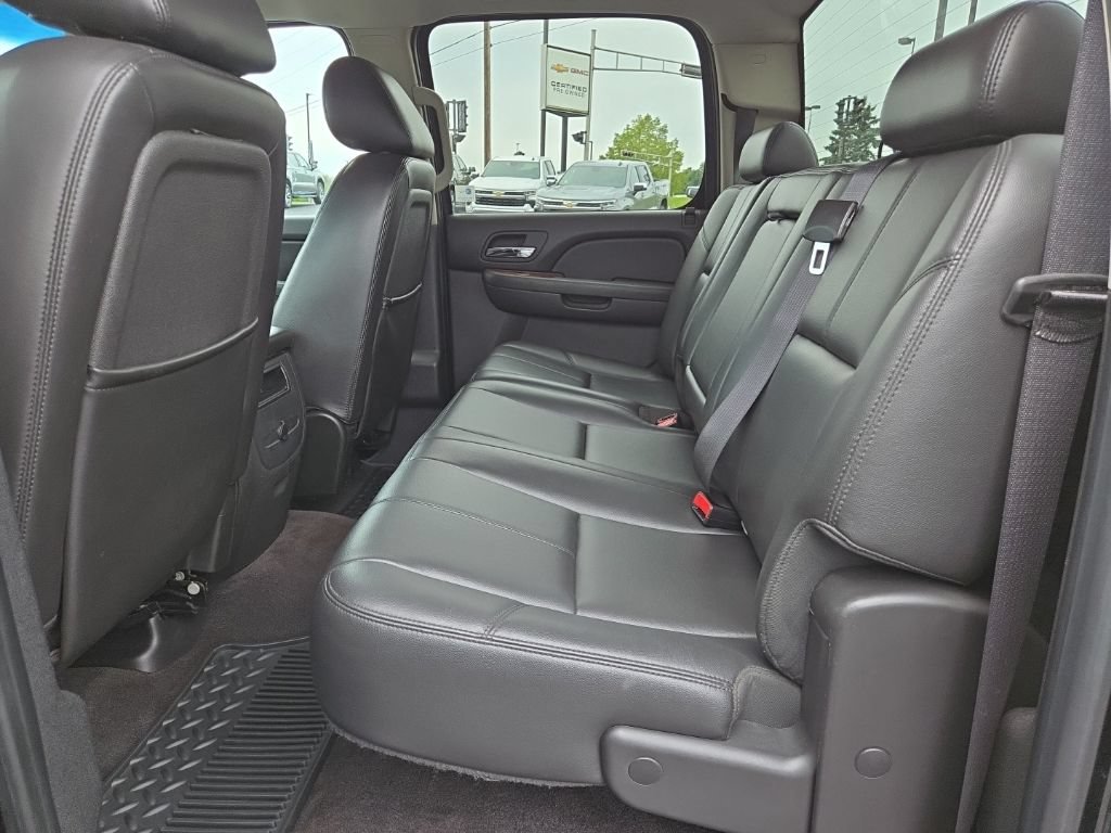 Used 2010 Chevrolet Silverado 2500 LTZ w/ Convenience Package AWD/4WD image 10