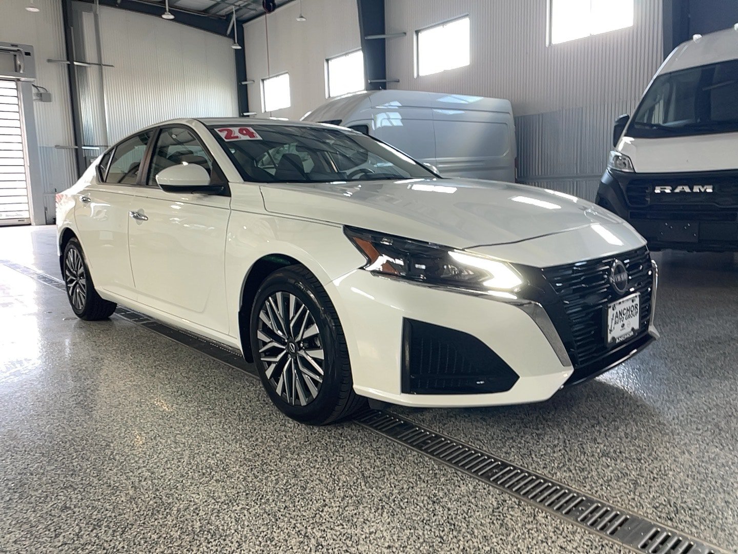 Used 2024 Nissan Altima 2.5 SV w/ SV Premium Package AWD/4WD image 1