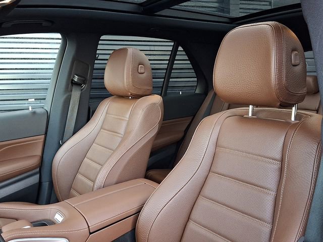 Used 2025 Mercedes-Benz GLE 450e 4MATIC image 5