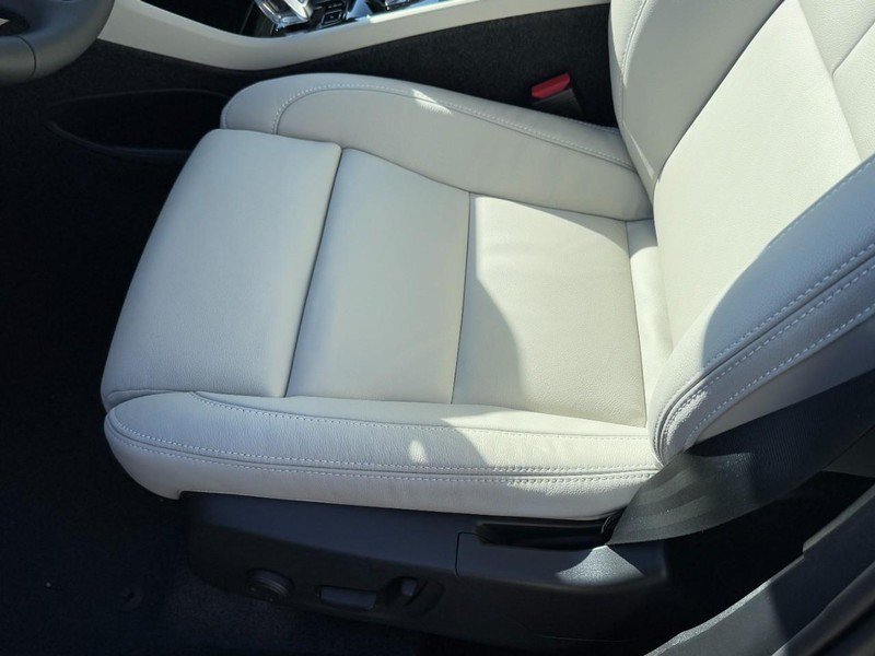 New 2026 Volvo XC40 B5 Ultra w/ Climate Package AWD/4WD image 15