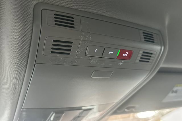 Certified 2023 Volkswagen Taos SE w/ Black Wheel Package image 38