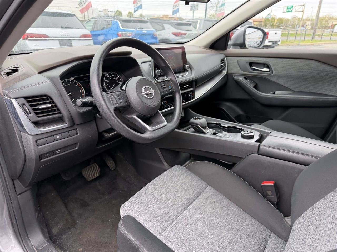 Used 2023 Nissan Rogue SV AWD/4WD image 11