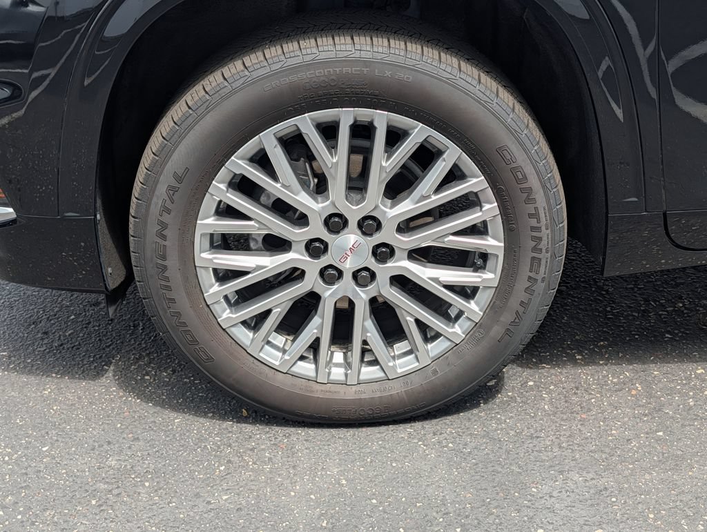 Used 2025 GMC Acadia Denali w/ LPO, Floor Liner Package AWD/4WD image 12