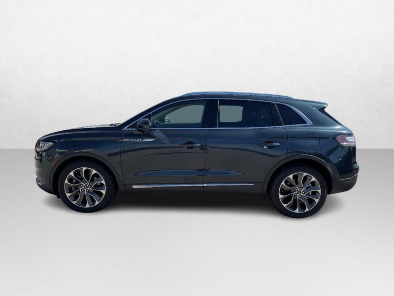 Certified 2023 Lincoln Nautilus Reserve w/ Luxury Package AWD/4WD image 8