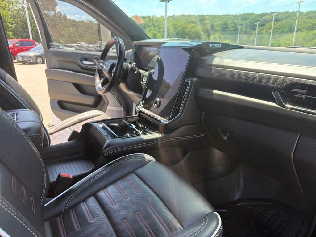 Certified 2025 GMC Yukon AT4 Ultimate w/ LPO, Floor Liner Package AWD/4WD image 32