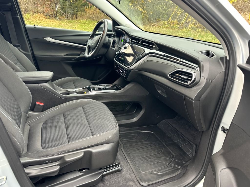 Certified 2023 Chevrolet Bolt EUV LT w/ Comfort Package image 27