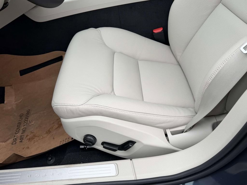 New 2026 Volvo V60 B5 Cross Country Plus w/ Protection Package Premier image 16