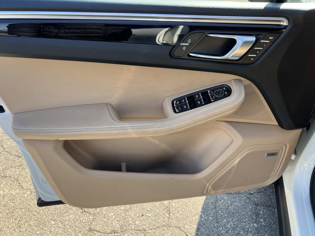 Used 2019 Porsche Macan S image 12