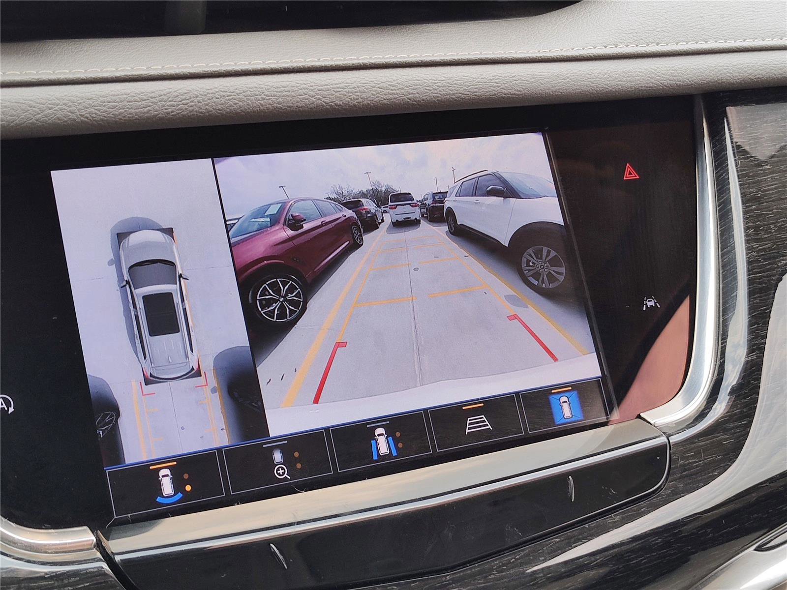 Used 2022 Cadillac XT6 Premium Luxury w/ Technology Package image 31