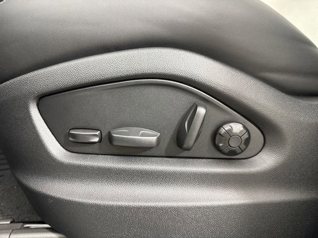 New 2026 Porsche Cayenne image 38