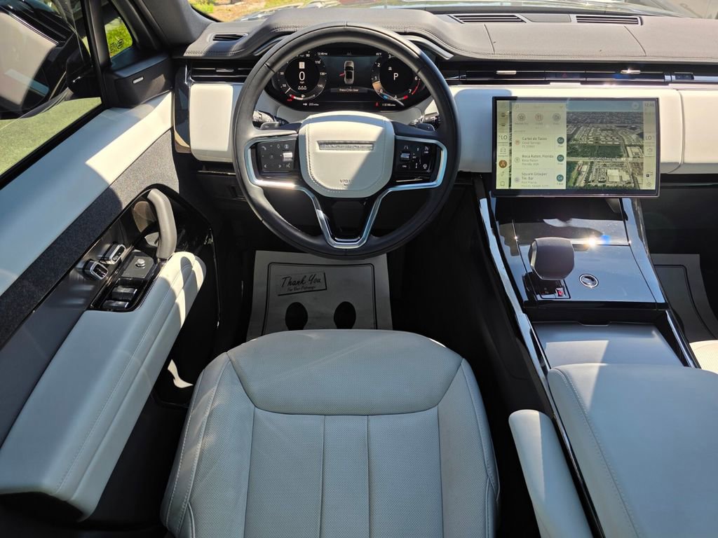 Used 2025 Land Rover Range Rover Sport SE image 21